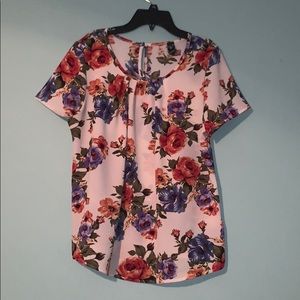 White flower print blouse!